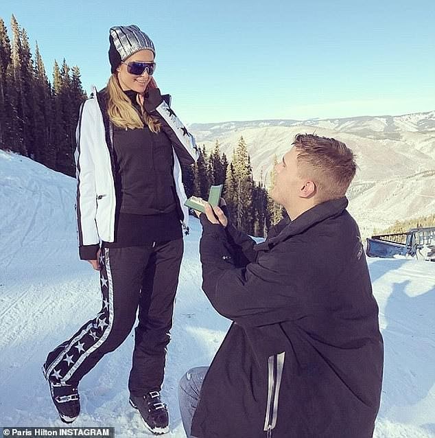 Paris Hilton bị bạn trai đòi nhẫn đính hôn 2 triệu USD dù không mua - ảnh 1