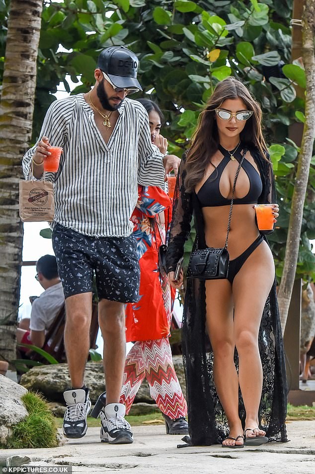 Demi Rose khoe dáng 'bốc lửa', tình tứ bên bạn trai - ảnh 5