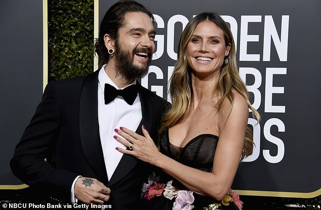 Heidi Klum lộ gần trọn vòng 1 với váy xẻ sâu đi sự kiện - ảnh 8