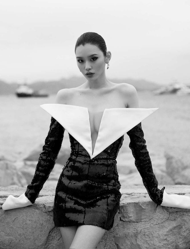 Bạn gái con trai 'vua sòng bạc Macau' khoe ngực đầy, eo thon trên thảm đỏ Cannes - ảnh 7