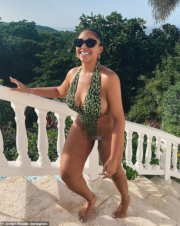 Mẫu ngoại cỡ Jordyn Woods mặc áo tắm bé xíu lộ cả phần nhạy cảm gây choáng - ảnh 2