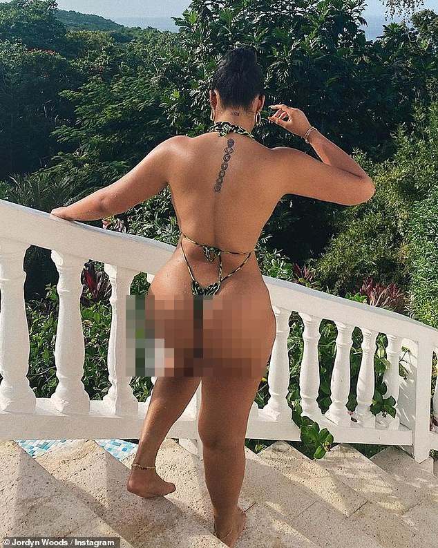 Mẫu ngoại cỡ Jordyn Woods mặc áo tắm bé xíu lộ cả phần nhạy cảm gây choáng - ảnh 3