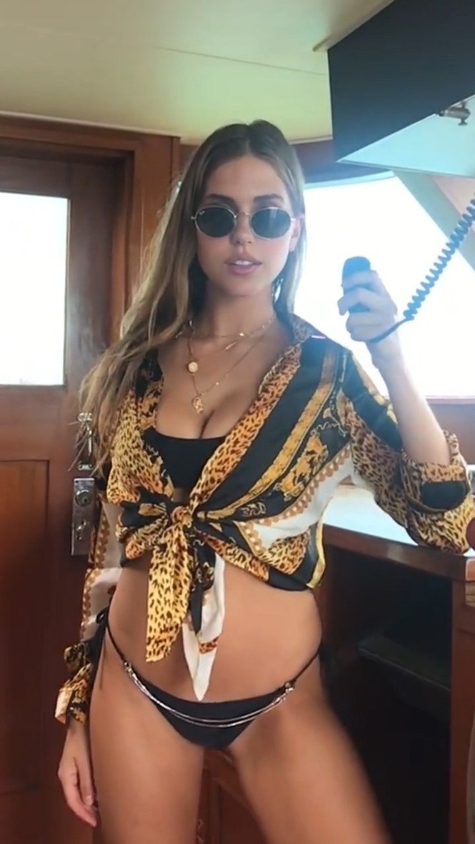 Kara Del Toro sở hữu chỉ số cơ thể vàng, mặc áo tắm 'thôi miên' người nhìn - ảnh 7