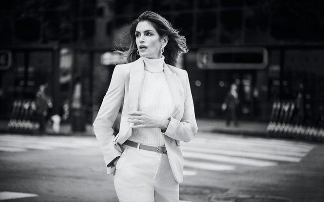 Ngưỡng mộ nhan sắc trẻ đẹp của siêu mẫu huyền thoại Cindy Crawford ở tuổi U60 - ảnh 2