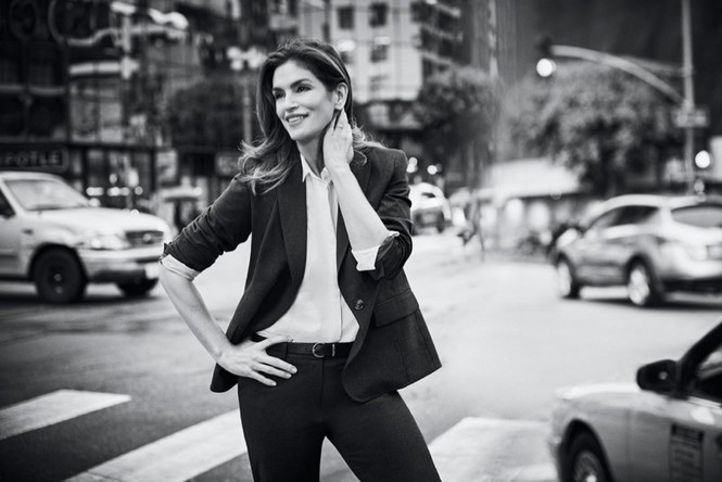 Ngưỡng mộ nhan sắc trẻ đẹp của siêu mẫu huyền thoại Cindy Crawford ở tuổi U60 - ảnh 4
