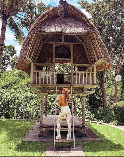 Kara del Toro chụp khoả thân, khoe dáng tạc tượng với số đo 3 vòng 'vàng' - ảnh 2