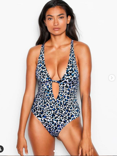 Kelly Gale 'nóng rực' với áo tắm 2 mảnh nhỏ xíu  - ảnh 9