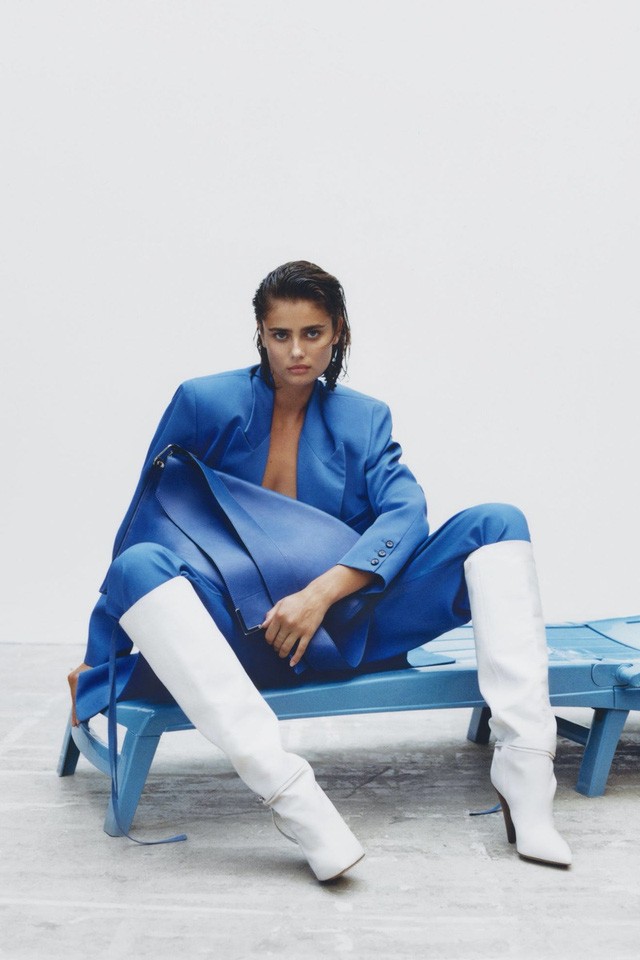'Thiên thần nội y' Taylor Hill thần thái đẳng cấp siêu mẫu quốc tế, sexy đầy quyền lực - ảnh 12