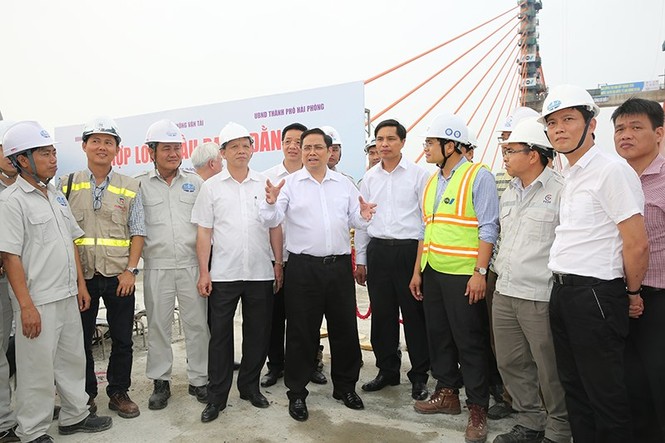 Hợp long cầu Bạch Đằng, kết nối 3 trung tâm kinh tế lớn miền Bắc - ảnh 1