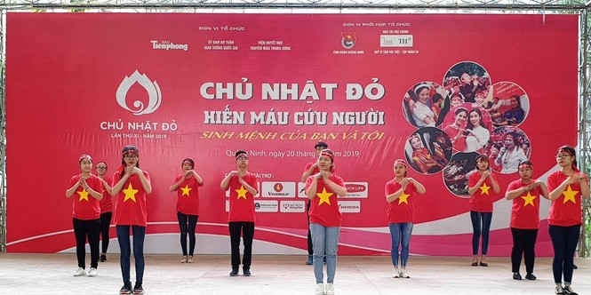 Tưng bừng Chủ Nhật Đỏ Quảng Ninh - ảnh 2