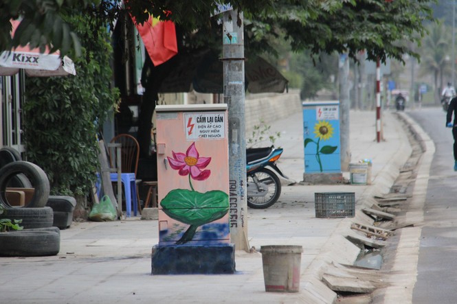 Những “tủ tranh” đặc biệt trên phố ở Quảng Ninh - ảnh 3