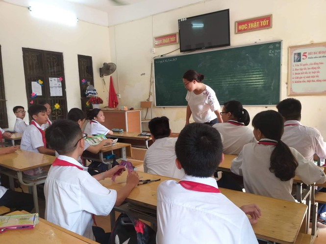 Thiếu giáo viên tiếng Anh, nhiều học sinh Hải Phòng đến lớp chỉ để chơi - ảnh 2