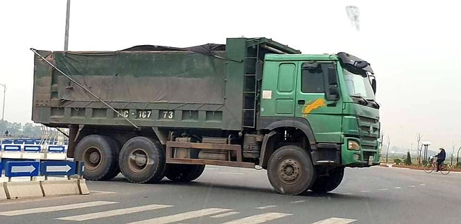 Xe quá tải lộng hành trên quốc lộ 18 - ảnh 5