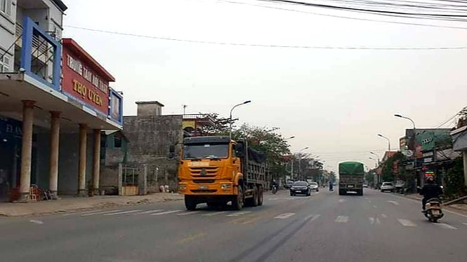 Xe quá tải lộng hành trên quốc lộ 18 - ảnh 6