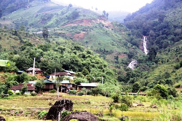 Phóng sự ảnh: Mưu sinh dưới chân núi Ngọc Linh - ảnh 9