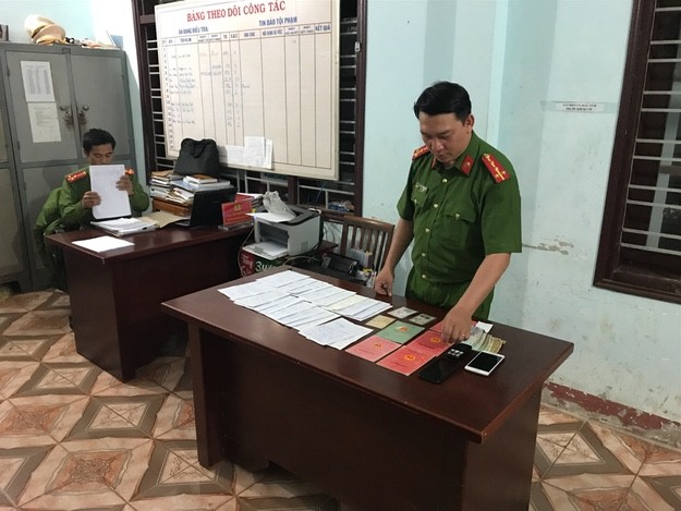 Bắt nhóm “tín dụng đen” cho vay lãi nặng đến 549%/năm - ảnh 2