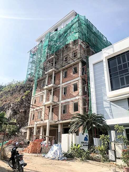 Nha Trang sẽ tháo dỡ hàng chục biệt thự xây trái phép - ảnh 2