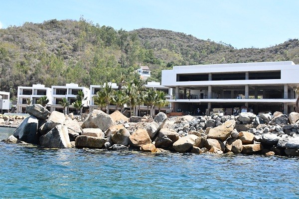 Dự án du lịch Hồ Tiên đổ đá lấn vịnh Nha Trang - ảnh 1