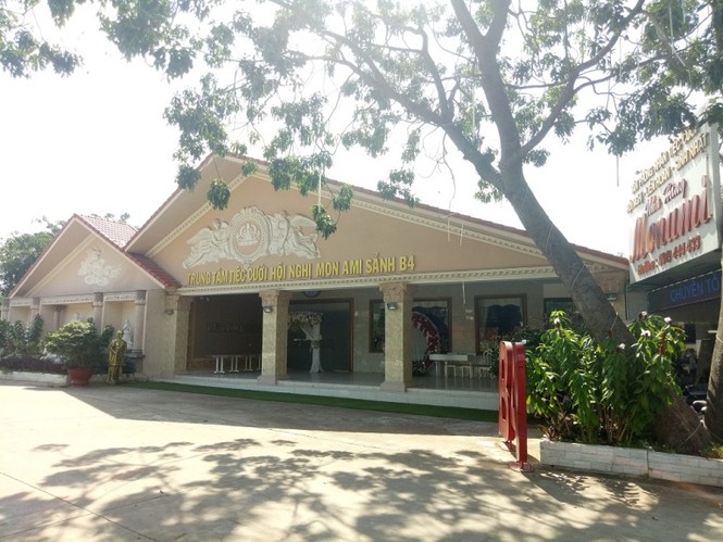 Bên trong công viên Thủ Dầu Một bị “xẻ thịt” để kinh doanh - ảnh 8