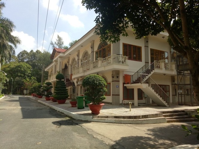 Bên trong công viên Thủ Dầu Một bị “xẻ thịt” để kinh doanh - ảnh 19