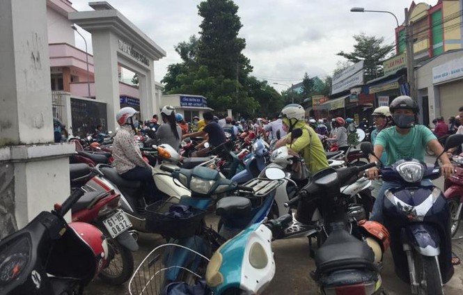 Bình Dương: Thiếu trường, học sinh bị nhồi nhét quá mức quy định - ảnh 1
