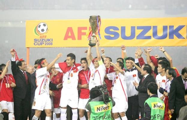 Các tuyển thủ vô địch AFF Suzuki Cup 2008 được mời dự trận chung kết - ảnh 1