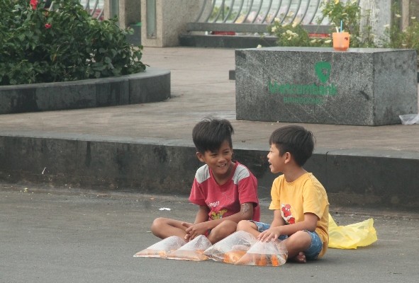 Nhọc nhằn mưu sinh ngày cận tết - ảnh 9