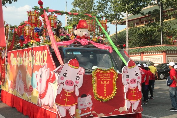 Hình ảnh ấn tượng tại Lễ hội cung nghinh Thánh giá Thiên Hậu Thánh Mẫu - ảnh 2