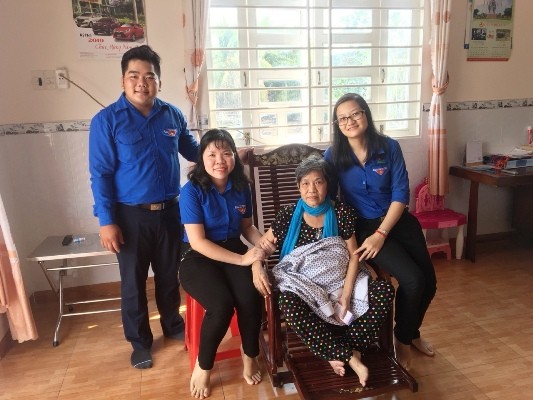 Tuổi trẻ Bình Dương tri ân cựu cán bộ Đoàn qua các thời kỳ - ảnh 3