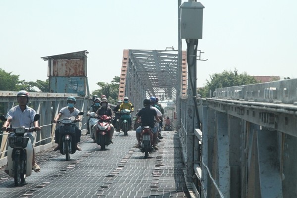 Cầu sắt lịch sử 106 năm chính thức ngưng hoạt động - ảnh 7