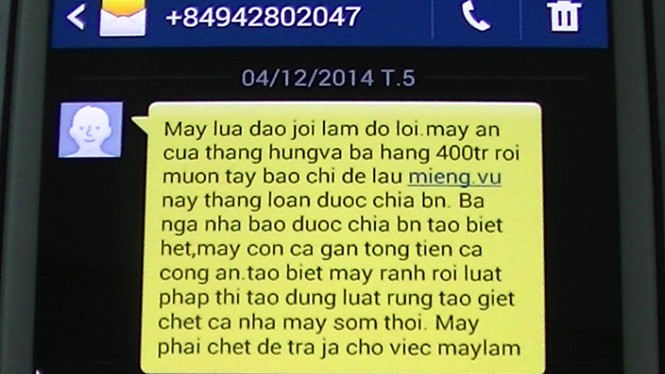 Vụ 'Thiếu tá rơi súng': Nhắn tin đe dọa nhà báo và người tố cáo - ảnh 1