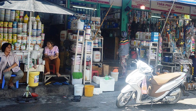 Chợ 'thần chết' giữa Sài Gòn - ảnh 2