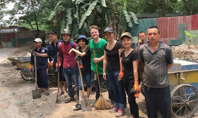 “Ông Tây móc cống”: Hiệp sĩ của những “dòng sông chết” - ảnh 1