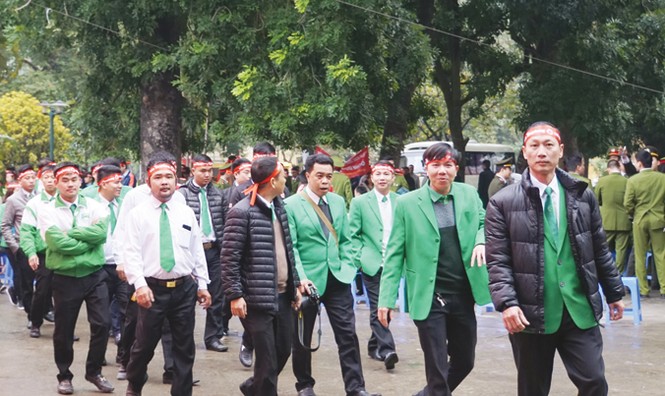 Ðại gia Hồ Huy sau cú 'nhấn ga, lệch đường' - ảnh 1