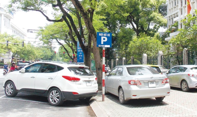 Gần 5 triệu phương tiện “khát” điểm đỗ - ảnh 1