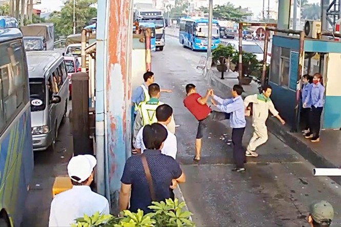 Trạm thu phí BOT Tân Đệ: Tài xế bức xúc, vì sao? - ảnh 1