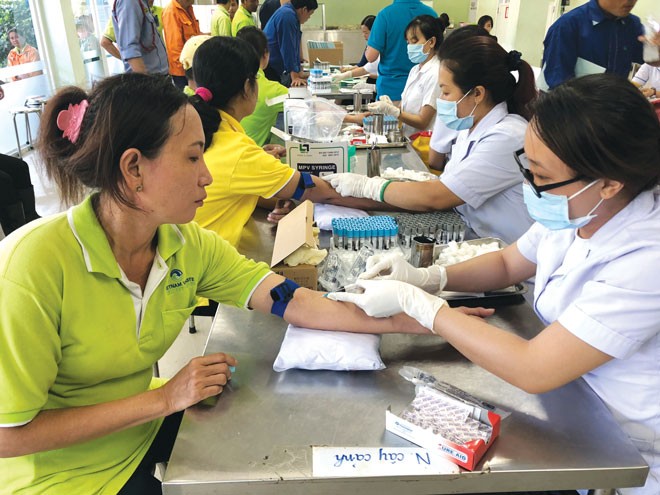 Trên công trường xử lý rác thải Ða Phước