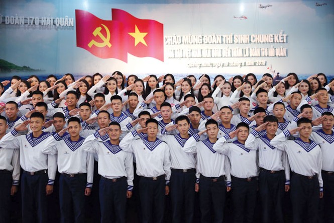 Thí sinh Hoa hậu Việt Nam 2018 thăm Lữ đoàn 170: Ấm tình quân dân - ảnh 2