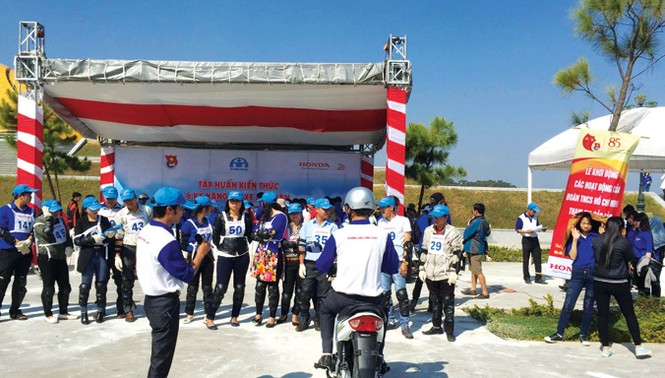 Dạy lái xe an toàn cho 60.000 thanh niên - ảnh 1