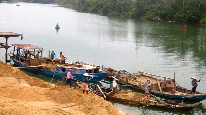 Cát tặc lộng hành từ Bắc vào Nam: Xem xét khởi tố một số vụ - ảnh 1