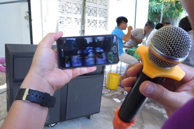 Karaoke di động đại náo phố phường - ảnh 1