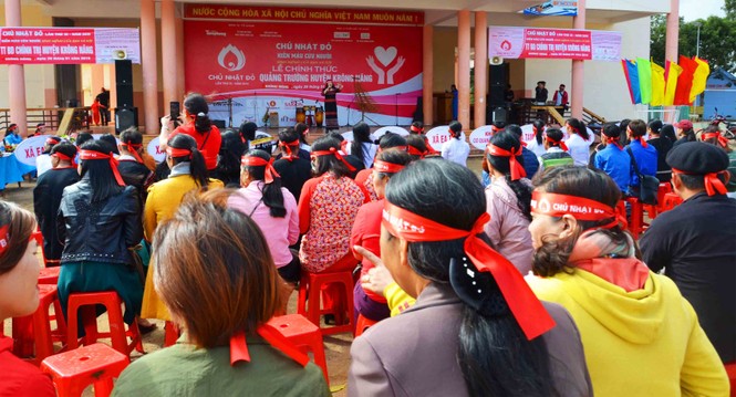 Krông Năng: Đồng bào vùng sâu hào hứng tham gia Chủ nhật Đỏ - ảnh 6