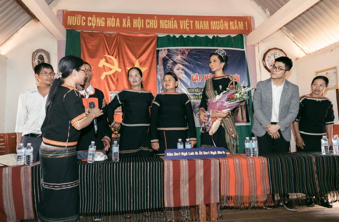 H’Hen Niê: Không muốn là 'cô gái phấn son, hàng hiệu' - ảnh 8