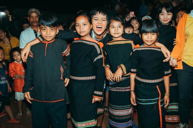 H’Hen Niê: Không muốn là 'cô gái phấn son, hàng hiệu' - ảnh 4