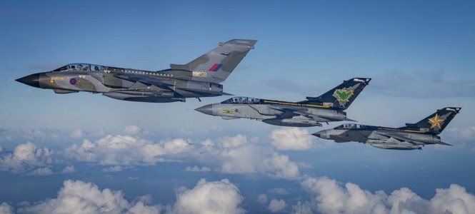 Không quân Anh kỷ niệm 40 năm phục vụ của máy bay Tornado GR4 - ảnh 1