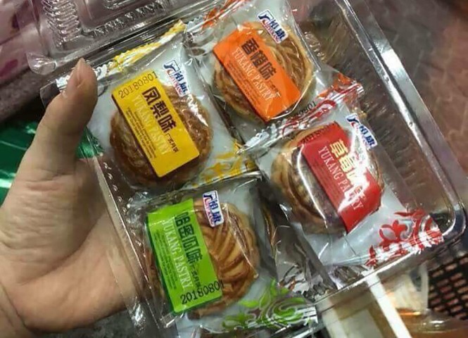 Người Hà Nội giữa 'ma trận' bánh trung thu giá rẻ, không hạn sử dụng - ảnh 1