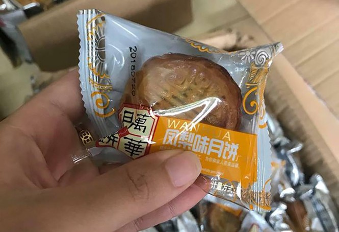 Người Hà Nội giữa 'ma trận' bánh trung thu giá rẻ, không hạn sử dụng - ảnh 2