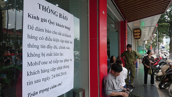 MobiFone, VinaPhone lùi thời hạn bổ sung thông tin sau hạn 24/4 - ảnh 1