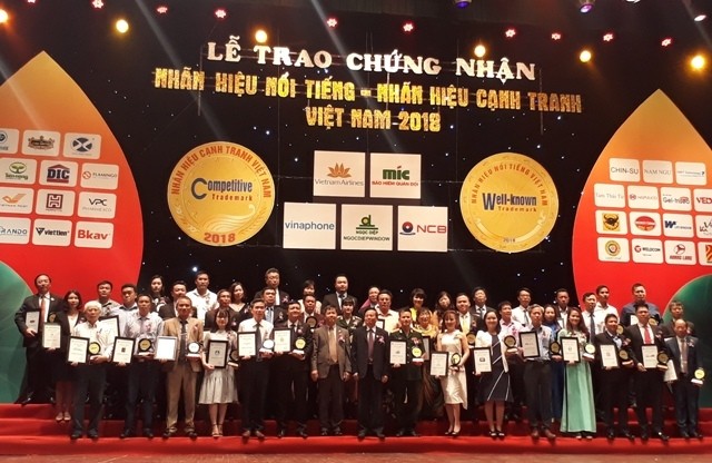 Vietnam Airlines lọt Top 10 nhãn hiệu nổi tiếng nhất Việt Nam - ảnh 1