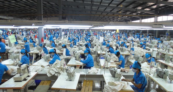 Việt Nam khan hiếm lao động ngành điện tử và may mặc - ảnh 2